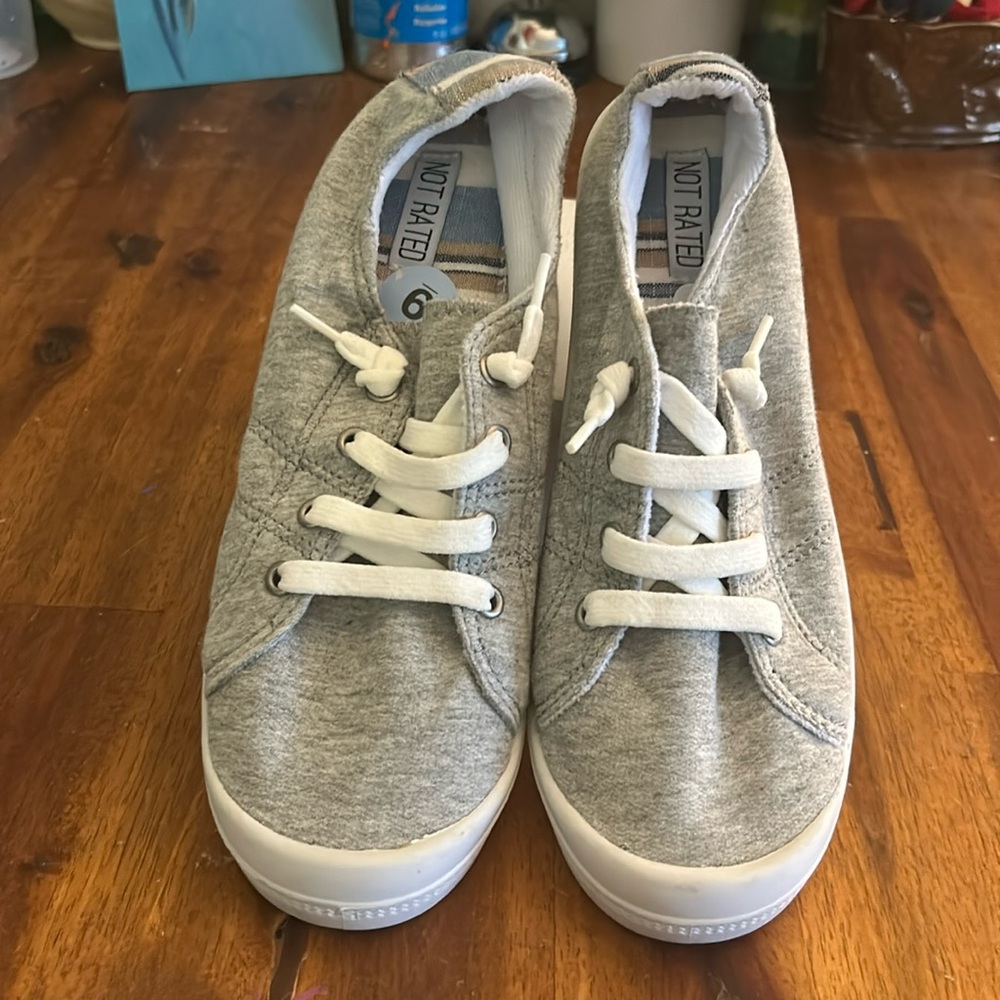 Women's Grey NOT RATED Slip On Lightweight Sneakers ... Size: 9